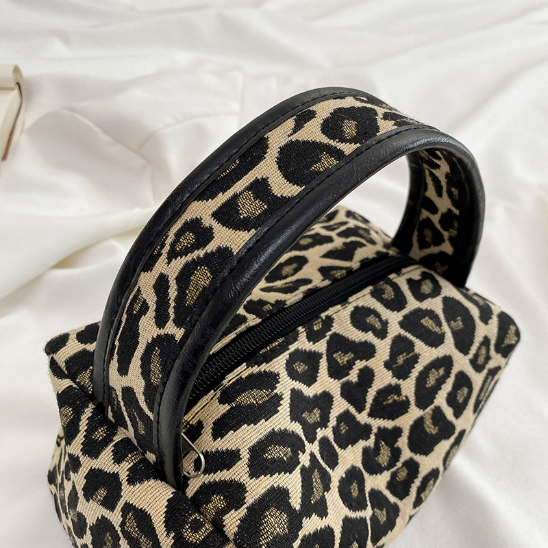 Luipaard make-up tas Luxe grot - Luxury Skincare Makeup recensie en prijs